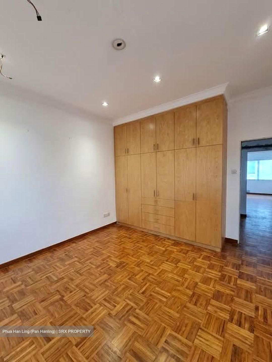 Golden Hill Estate (D19), Terrace #585677481